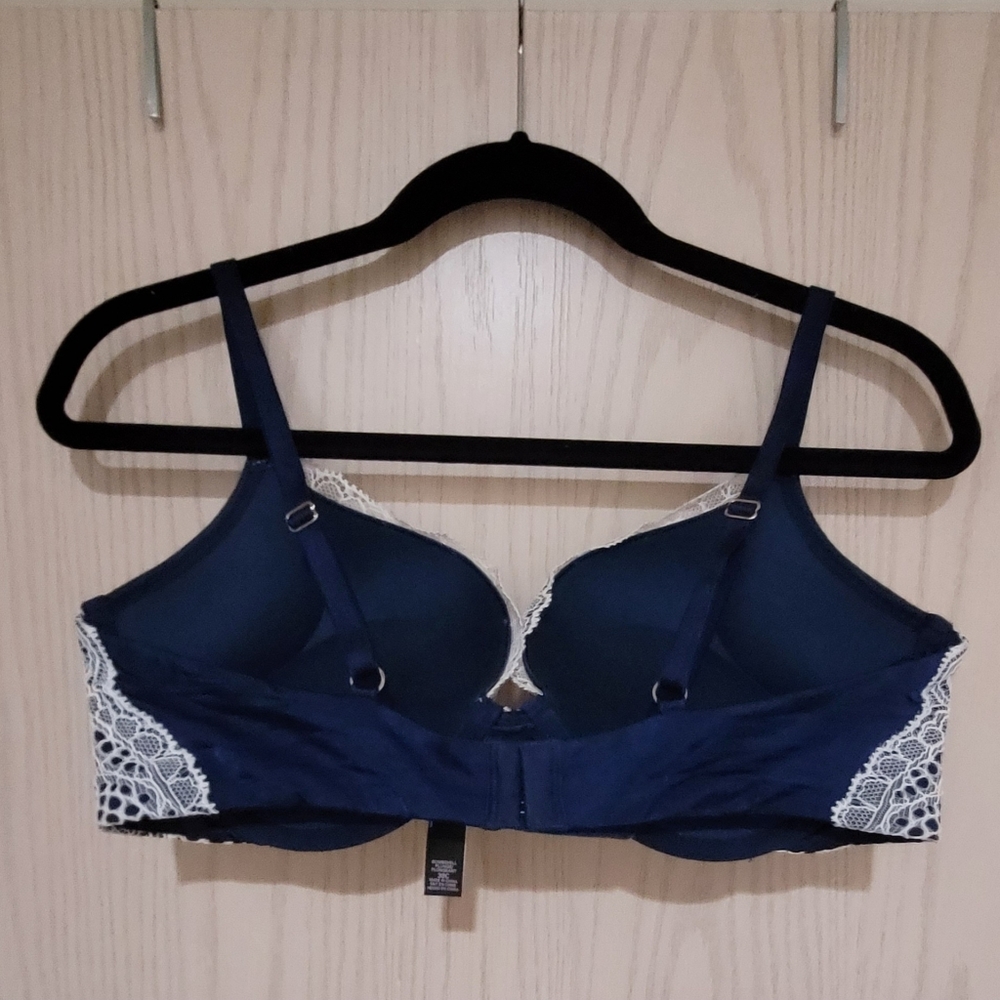 Victoria's Secret Push Up - Picture 2 of 3